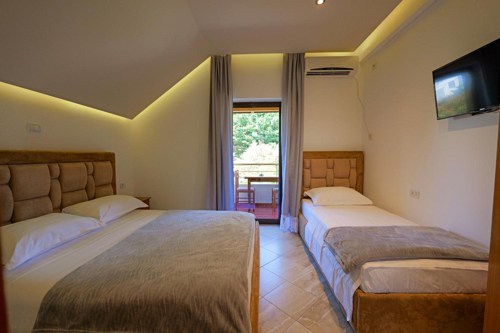 En Ad Hotel Ksamil